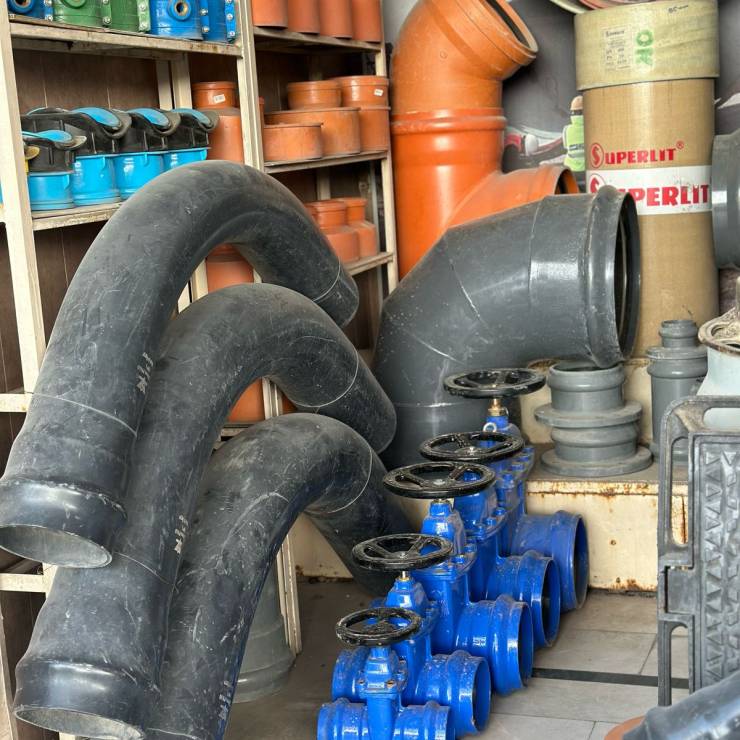 الملحقات بمختلف أنواعه